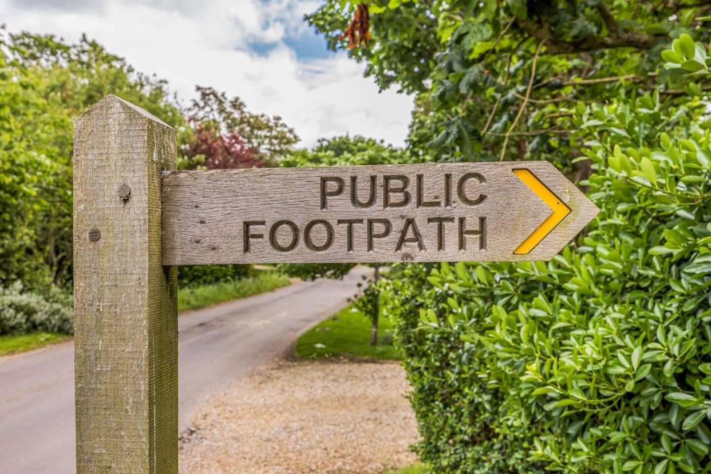 Pass The Keys Walk To West Wittering Beach Villa Exterior photo